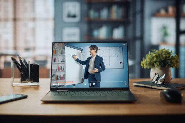 Webinar Mitarbeiter befähigen – Gute Arbeit in der digitalisierten Berufswelt